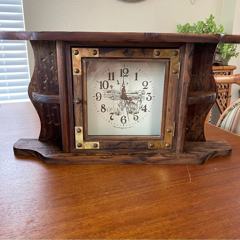 Vintage 1993 House of Lloyd Colonial Style Wall or Mantel Rustic Wooden Clock